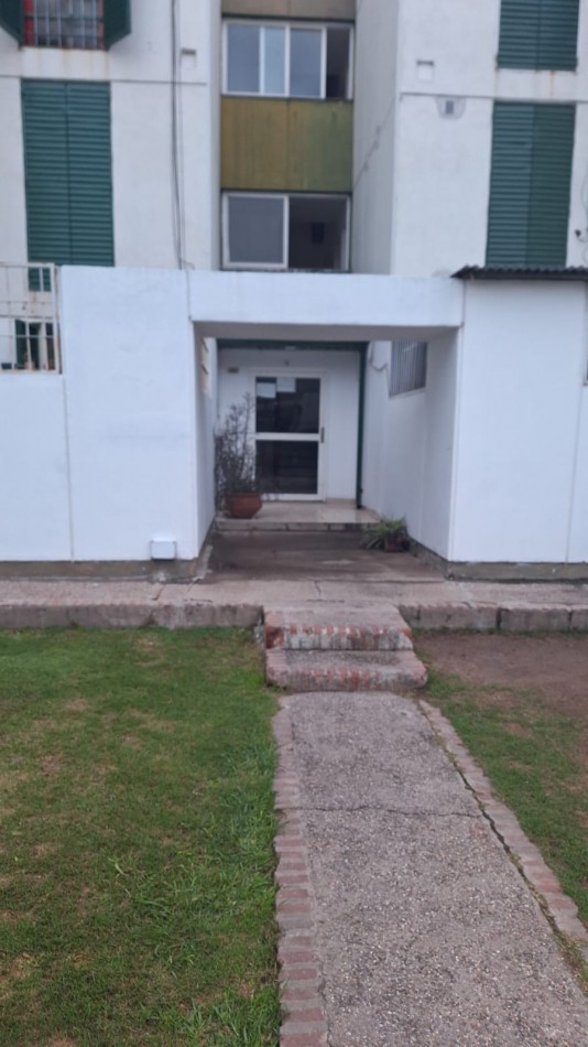 B°Kennedy! Alquiler Excelente departamento 3 dormitorios. Amplio!