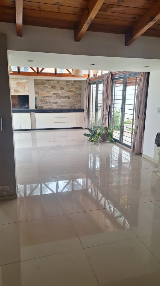 Imperdible!! Casa 3 dormitorios a mts de R. MARTINOLI - Excelente zona!!