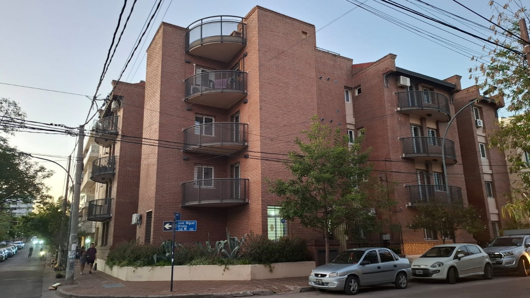 Alberdi! Excelente departamento 2 dormitorio 2 baños  detalles de categoria!