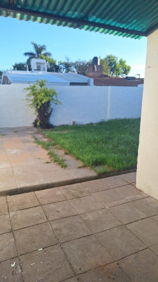 Inaudi! Hermosa casa en ALQUILER 3 dormitorios, patio, garage