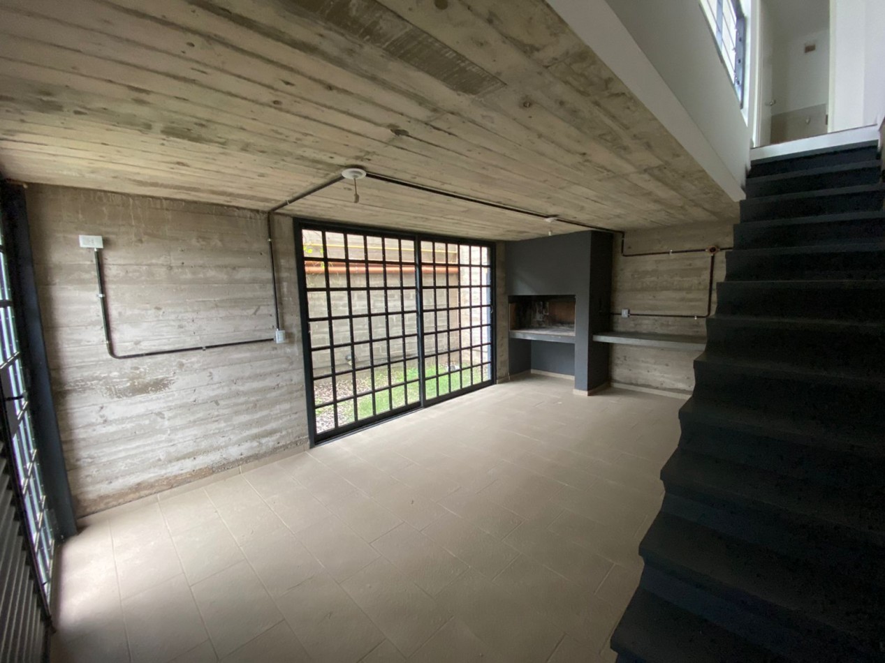 La Paya 2 - Tejas 2 -Alquiler excelente  Casa Triplex 