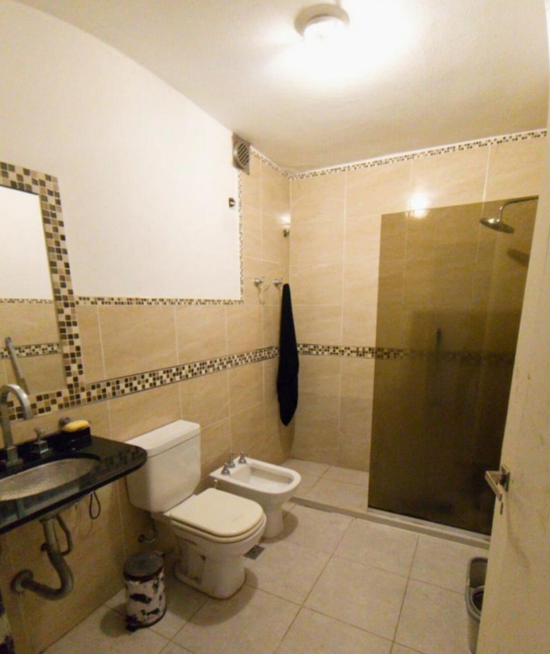 Villa Belgrano! En venta 4 dormitorios 2 baños, casa amplia con piscina!