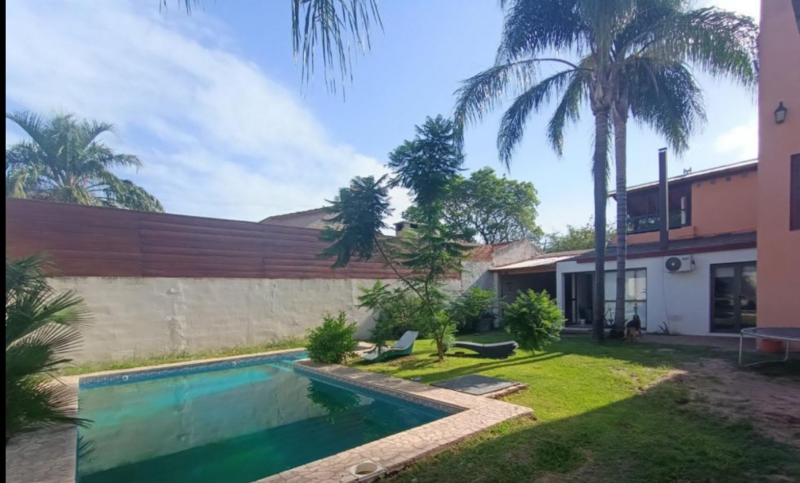 Villa Belgrano! En venta 4 dormitorios 2 baños, casa amplia con piscina!