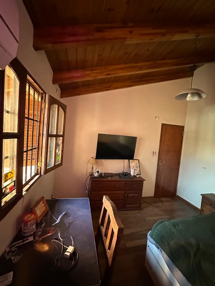 Villa Belgrano! En venta 4 dormitorios 2 baños, casa amplia con piscina!