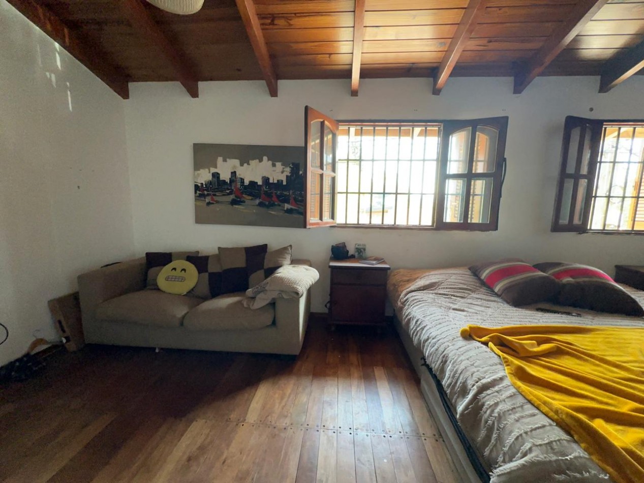 Villa Belgrano! En venta 4 dormitorios 2 baños, casa amplia con piscina!