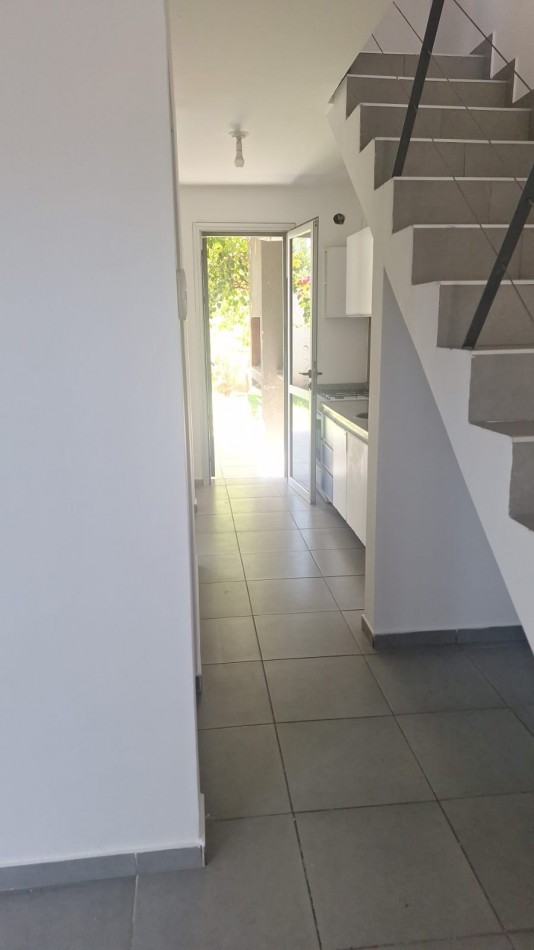 La Paya 1! En Venta Duplex 3 Dormitorios 2 banos, amplio!