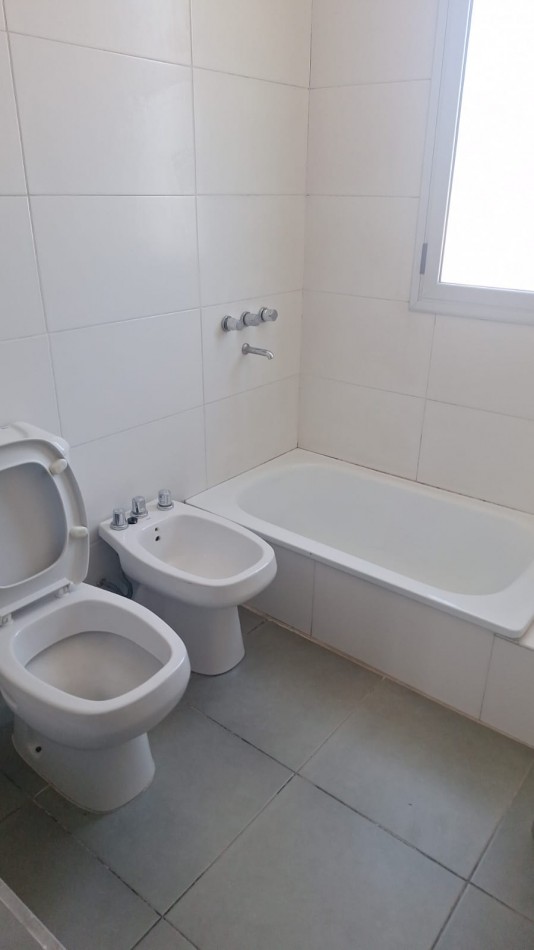 La Paya 1! En Venta Duplex 3 Dormitorios 2 banos, amplio!