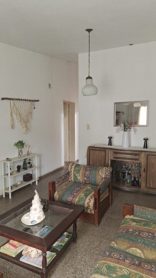 Imperdible!! Venta Casa 3 dormitorios 1 baños- Excelente zona!! APTO CREDITO