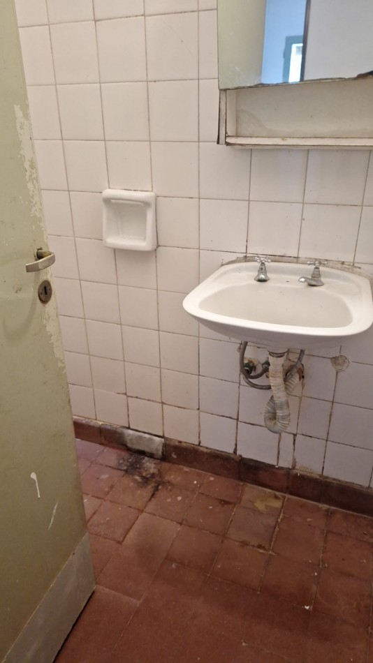 Imperdible!! Alquiler Casa 1 dormitorios 1 escritorio 1 baño- Excelente zona!!