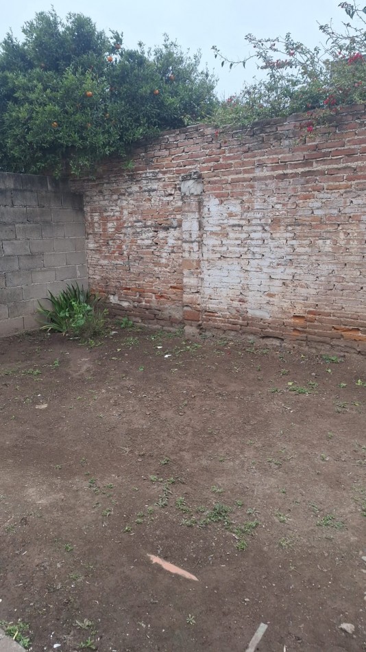 Imperdible!! Alquiler Casa 1 dormitorios 1 escritorio 1 baño- Excelente zona!!