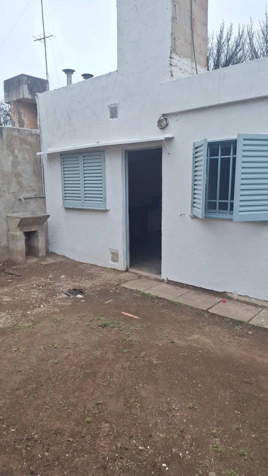 Imperdible!! Alquiler Casa 1 dormitorios 1 escritorio 1 baño- Excelente zona!!