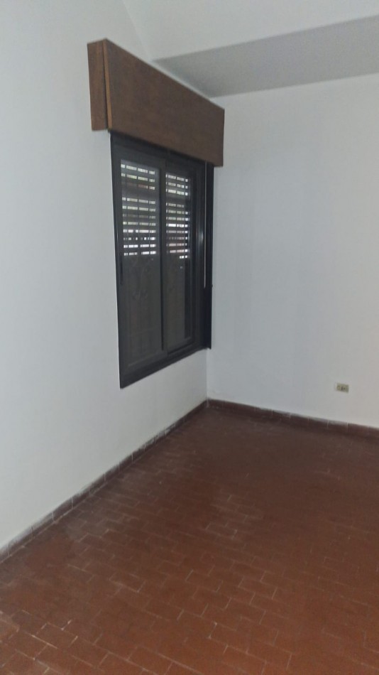 Oportunidad!! Barrio Colon! En venta Casa 3 dormitorios 2 baños