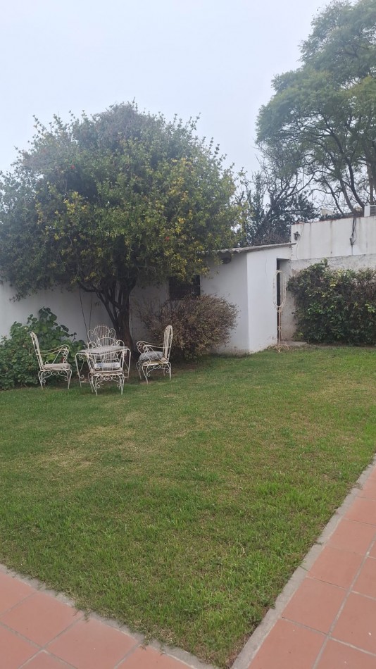 Oportunidad!! Barrio Colon! En venta Casa 3 dormitorios 2 baños