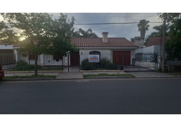 Imperdible!! Casa 3 dormitorios a mts de R. MARTINOLI - Excelente zona!!