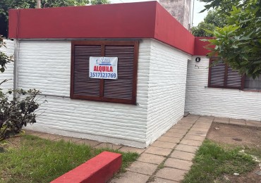 Parque Latino! Alquiler casa 3 dormitorios 2 baños con Patio, muy amplia!